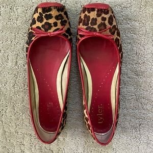 Richard Tyler leopard print flats